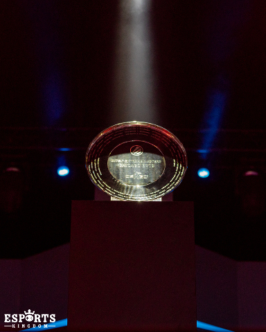 IEM Chicago trophy waiting for the winners of the Grand Final
