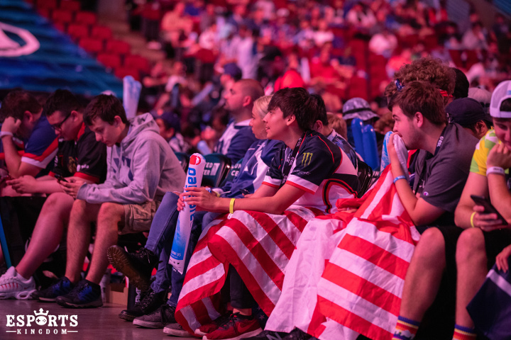 Liquid fans watching the Grand Final