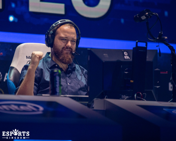 Anders celebrating an early round win